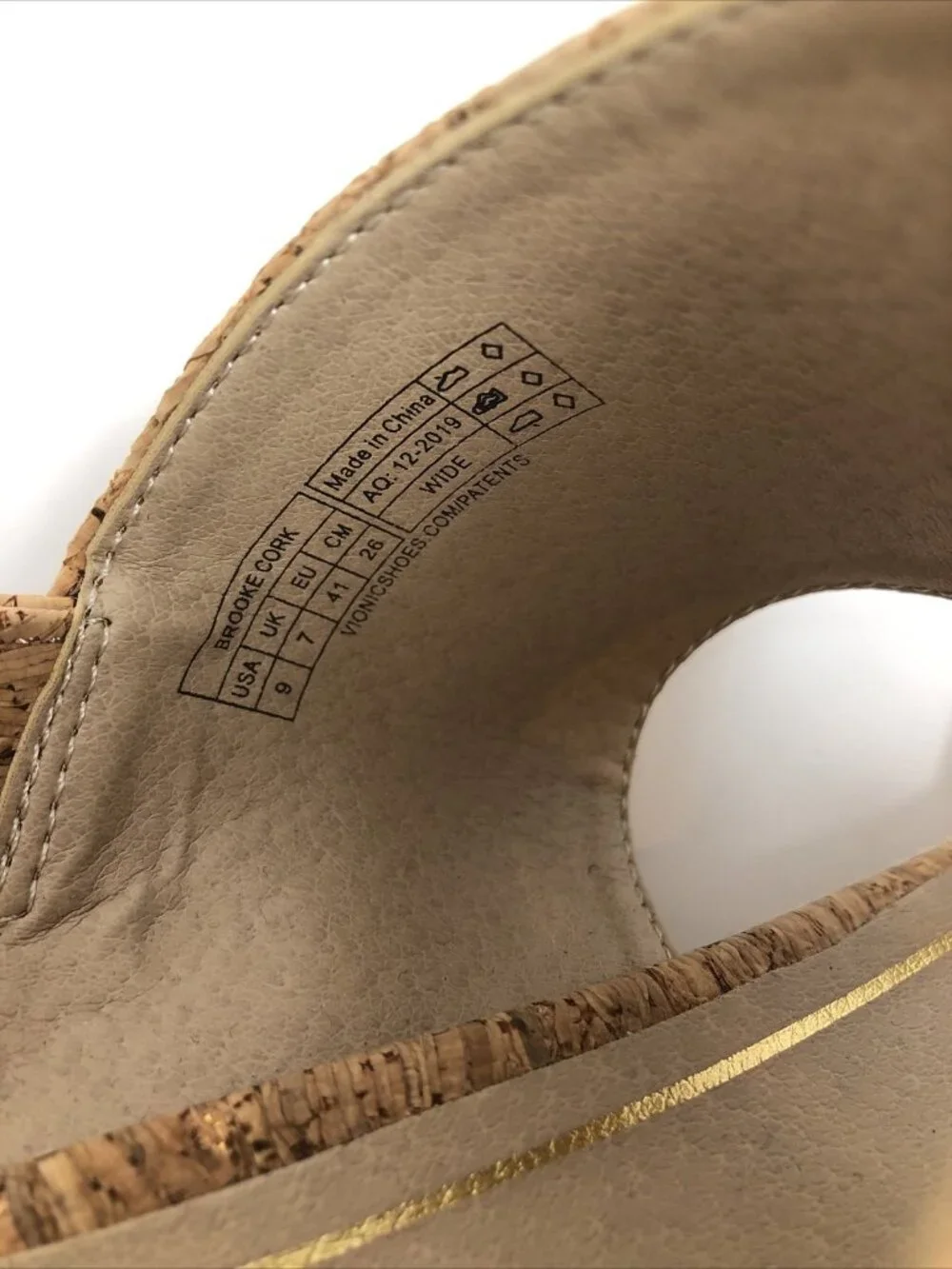 Vionic Shoes Womens 9 Brooke Cork Beige Espadrille Gold Fleck Wedge Heel Sandal